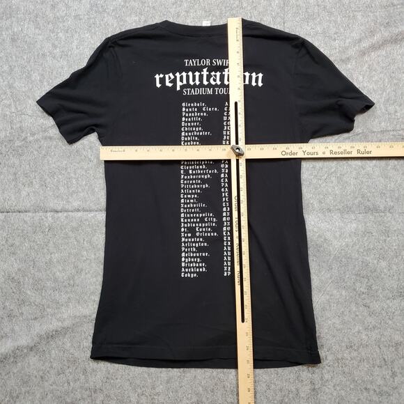 Taylor Swift Shirt Womens Small Reputation Stadium Tour Concert Band Swiftie - Picture 6 of 9
